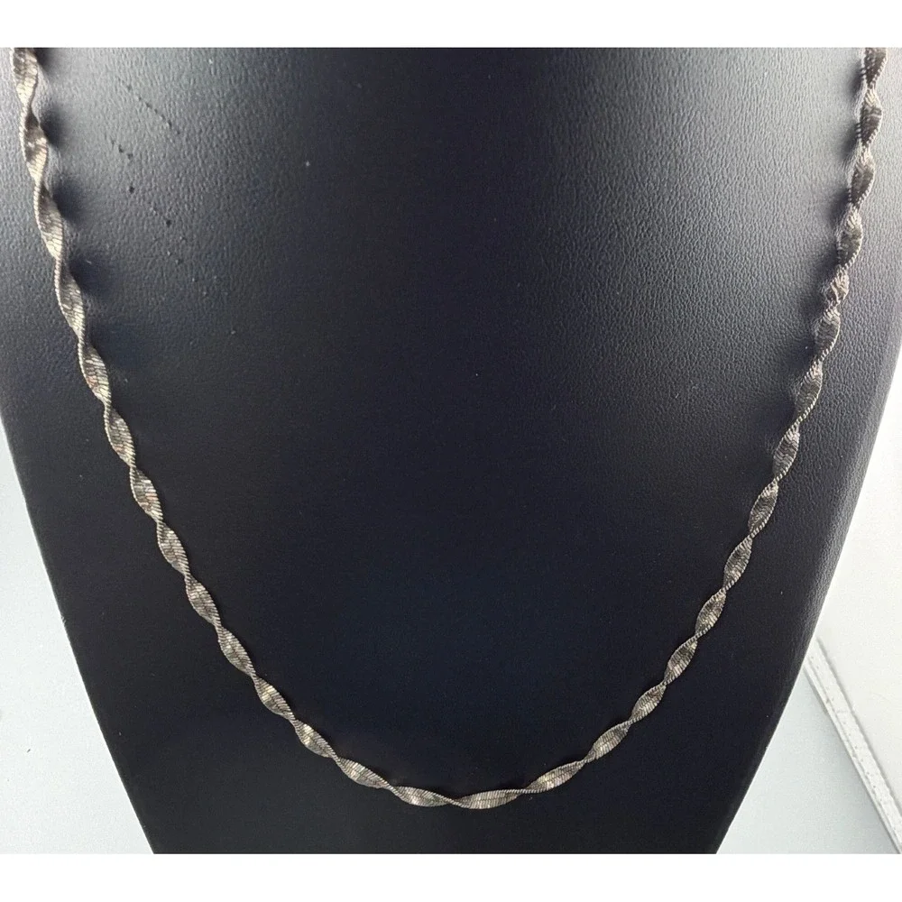 Vintage Italy Sterling Silver Twisted Herringbone Chain Necklace 20